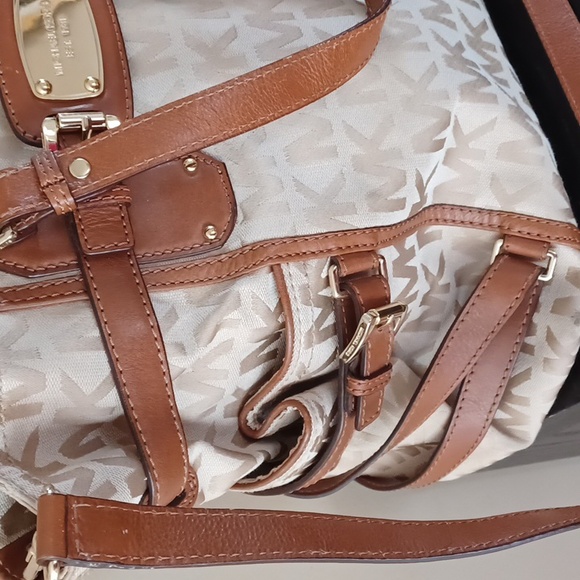 Michael Kors bag - Picture 3 of 14